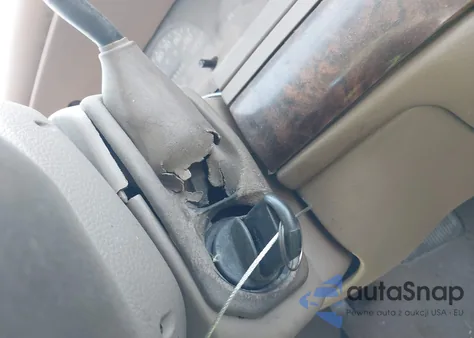 2005 Mercury Grand Marquis Gs из США, поврежденный, VIN 2MEFM74W25X625920